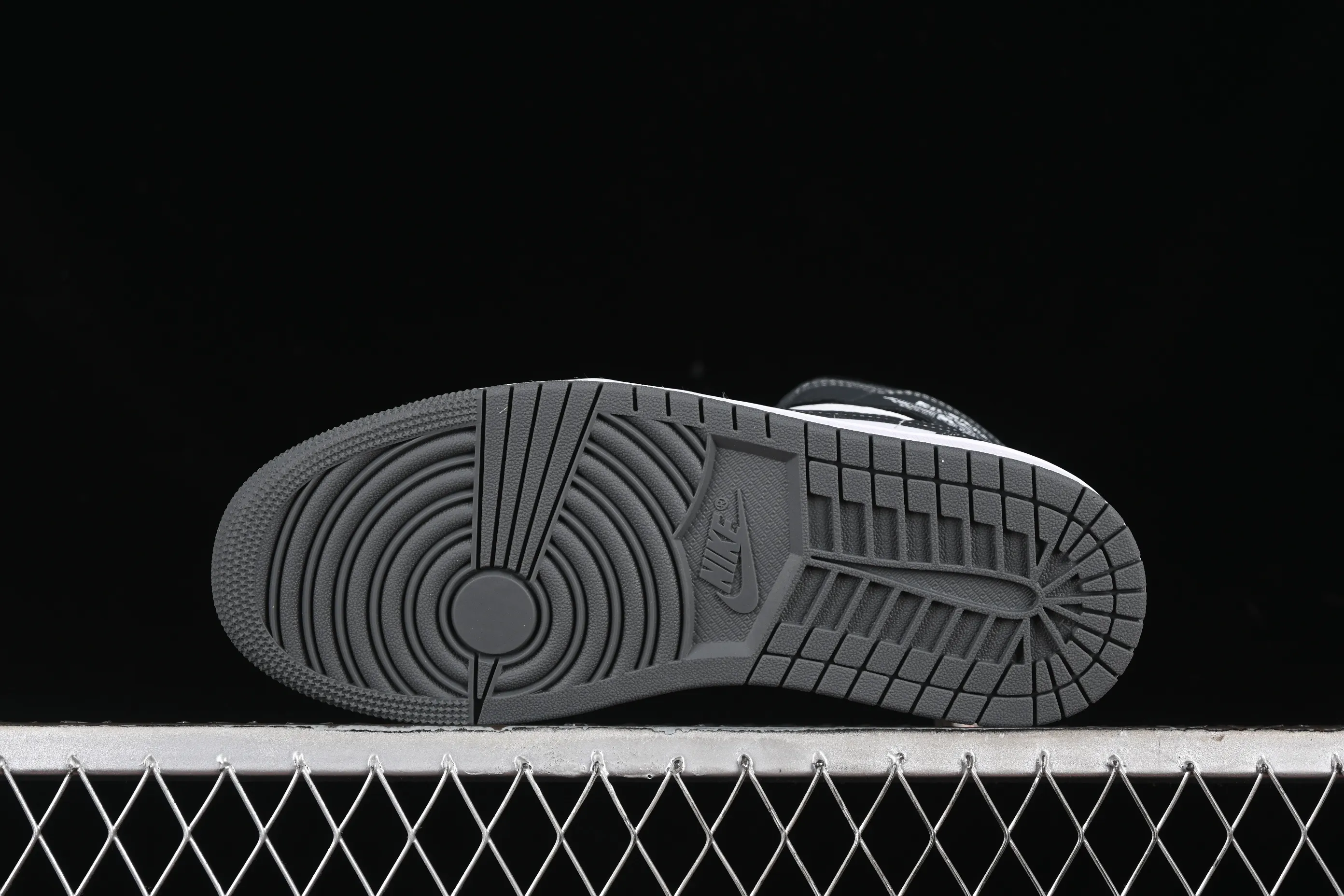 All categories Air Jordan Jordan series basketball shoes Air Jordan 1 Mid Air Jordan 1 Mid AJ1 Joe 1 white black gray Chinese culture and leisure sneakers DQ8426-001